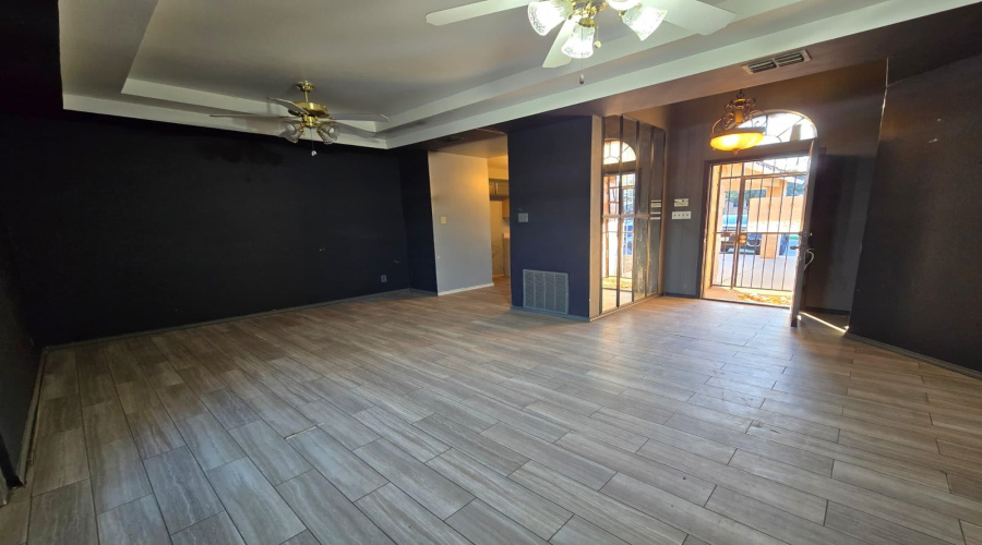 138 Kennedy Lp, Laredo, Texas 78046, 3 Bedrooms Bedrooms, 5 Rooms Rooms,2 BathroomsBathrooms,Residential,For Sale,138 Kennedy Lp,20260064