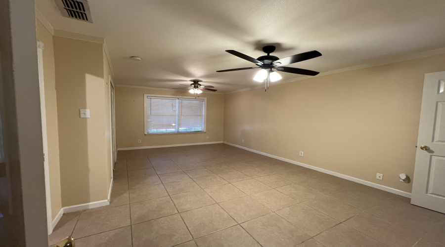 1738 Aransas Pass Dr, Laredo, Texas 78045, 2 Bedrooms Bedrooms, 4 Rooms Rooms,2 BathroomsBathrooms,Residential,For Rent,1738 Aransas Pass Dr,20260066