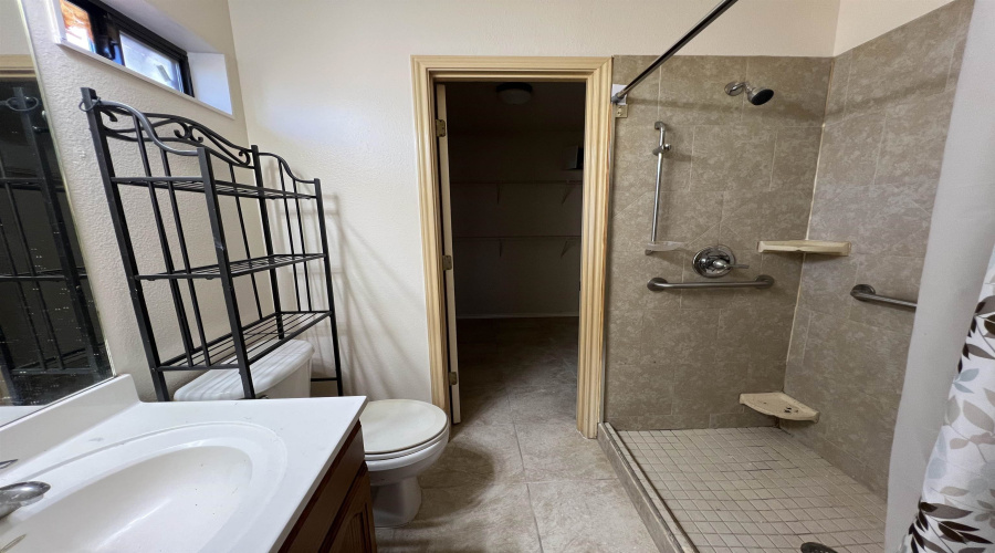 1738 Aransas Pass Dr, Laredo, Texas 78045, 2 Bedrooms Bedrooms, 4 Rooms Rooms,2 BathroomsBathrooms,Residential,For Rent,1738 Aransas Pass Dr,20260066