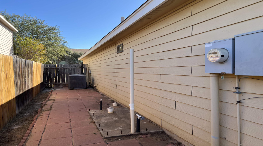 1738 Aransas Pass Dr, Laredo, Texas 78045, 2 Bedrooms Bedrooms, 4 Rooms Rooms,2 BathroomsBathrooms,Residential,For Rent,1738 Aransas Pass Dr,20260066