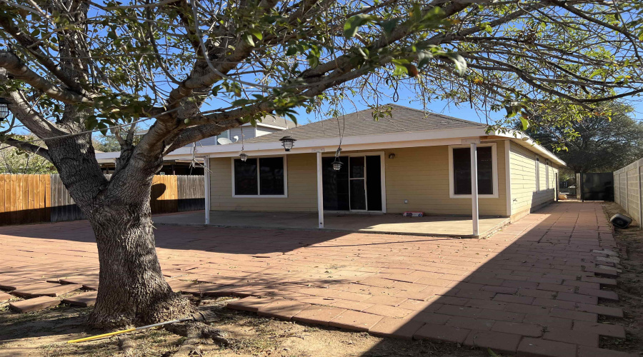 1738 Aransas Pass Dr, Laredo, Texas 78045, 2 Bedrooms Bedrooms, 4 Rooms Rooms,2 BathroomsBathrooms,Residential,For Rent,1738 Aransas Pass Dr,20260066