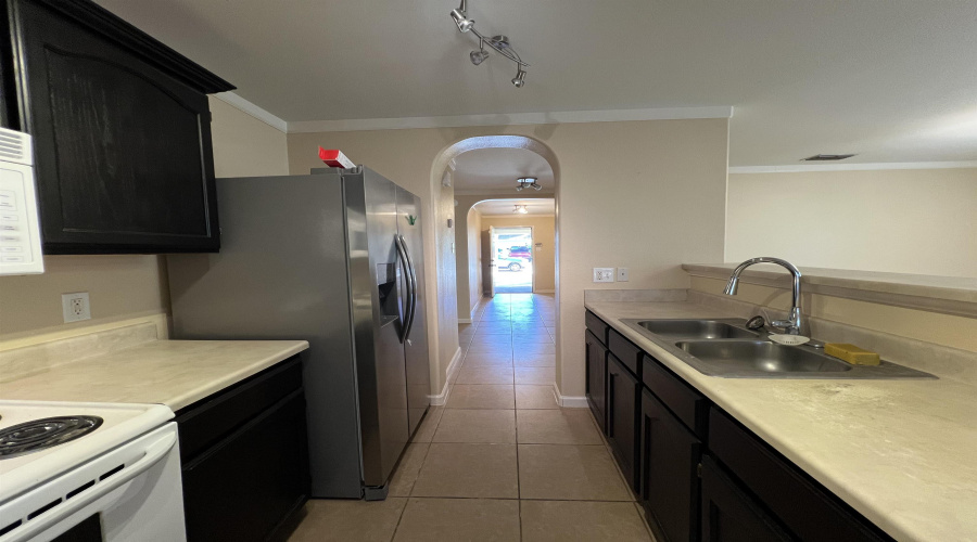 1738 Aransas Pass Dr, Laredo, Texas 78045, 2 Bedrooms Bedrooms, 4 Rooms Rooms,2 BathroomsBathrooms,Residential,For Rent,1738 Aransas Pass Dr,20260066