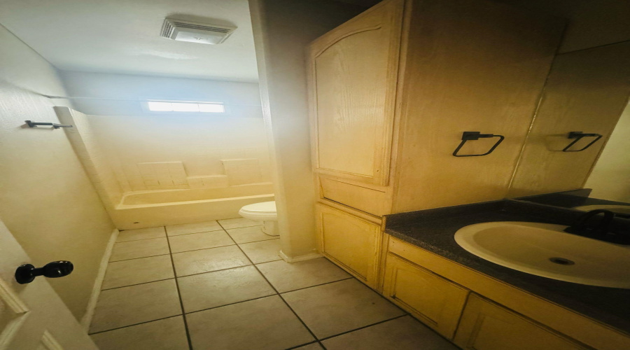 3336 Chacota St, laredo, Texas 78046, 2 Bedrooms Bedrooms, 5 Rooms Rooms,1 BathroomBathrooms,Residential,For Sale,3336 Chacota St,20260067