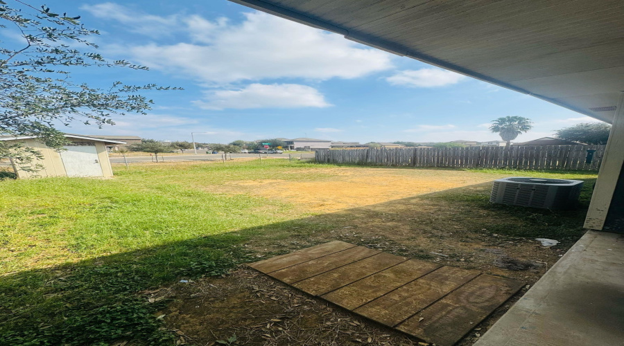 3336 Chacota St, laredo, Texas 78046, 2 Bedrooms Bedrooms, 5 Rooms Rooms,1 BathroomBathrooms,Residential,For Sale,3336 Chacota St,20260067