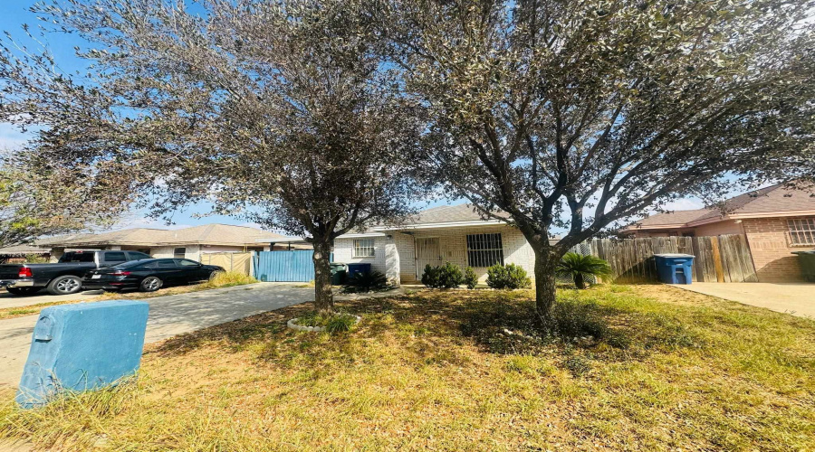 3336 Chacota St, laredo, Texas 78046, 2 Bedrooms Bedrooms, 5 Rooms Rooms,1 BathroomBathrooms,Residential,For Sale,3336 Chacota St,20260067