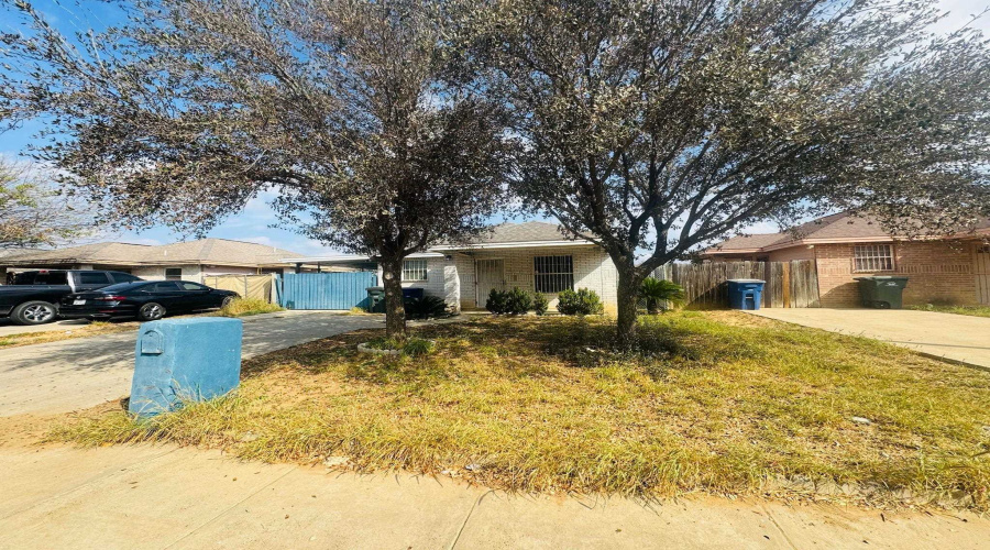 3336 Chacota St, laredo, Texas 78046, 2 Bedrooms Bedrooms, 5 Rooms Rooms,1 BathroomBathrooms,Residential,For Sale,3336 Chacota St,20260067