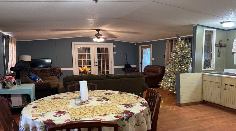 5336 Ramirez Dr, Laredo, Texas 78043, 3 Bedrooms Bedrooms, 5 Rooms Rooms,2 BathroomsBathrooms,Residential,For Sale,5336 Ramirez Dr,20260068