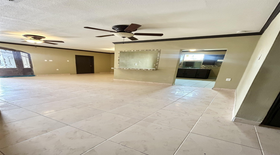 222 Segovia Dr, Laredo, Texas 78046, 3 Bedrooms Bedrooms, 5 Rooms Rooms,3 BathroomsBathrooms,Residential,For Sale,222 Segovia Dr,20260072