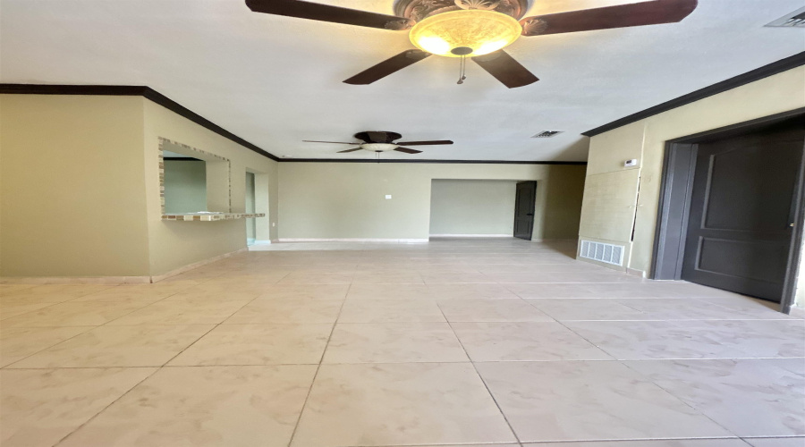 222 Segovia Dr, Laredo, Texas 78046, 3 Bedrooms Bedrooms, 5 Rooms Rooms,3 BathroomsBathrooms,Residential,For Sale,222 Segovia Dr,20260072