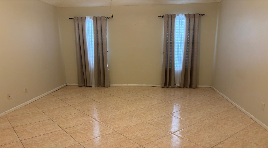 3710 Pine St, Laredo, Texas 78046, 3 Bedrooms Bedrooms, 5 Rooms Rooms,2 BathroomsBathrooms,Residential,For Sale,3710 Pine St,20260073