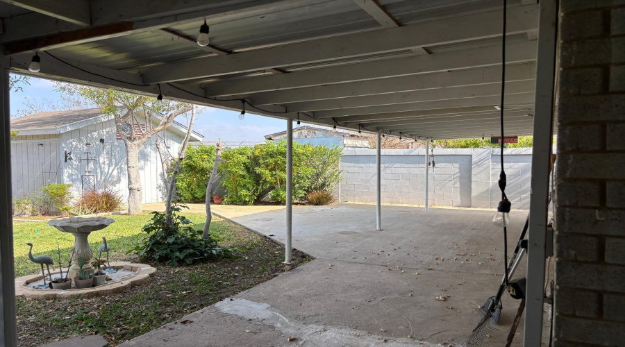 3710 Pine St, Laredo, Texas 78046, 3 Bedrooms Bedrooms, 5 Rooms Rooms,2 BathroomsBathrooms,Residential,For Sale,3710 Pine St,20260073