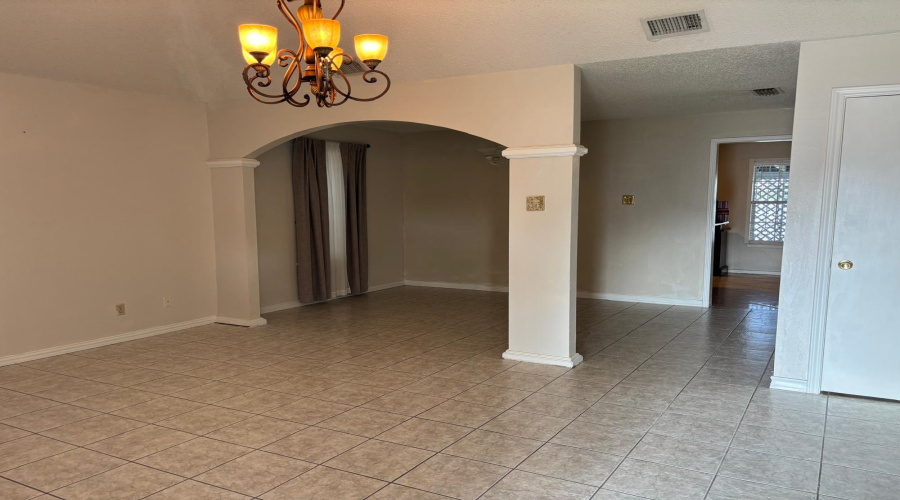 3710 Pine St, Laredo, Texas 78046, 3 Bedrooms Bedrooms, 5 Rooms Rooms,2 BathroomsBathrooms,Residential,For Sale,3710 Pine St,20260073