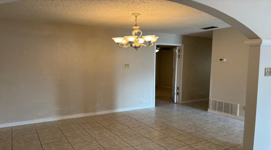 3710 Pine St, Laredo, Texas 78046, 3 Bedrooms Bedrooms, 5 Rooms Rooms,2 BathroomsBathrooms,Residential,For Sale,3710 Pine St,20260073