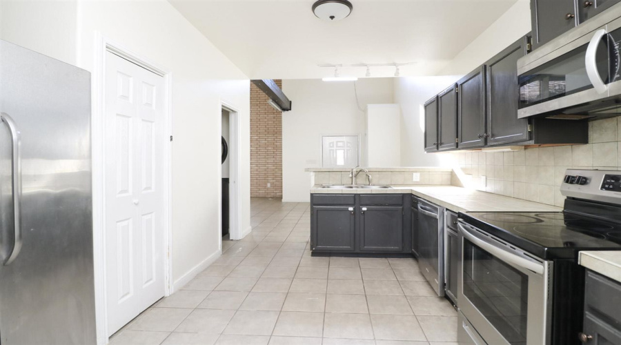 2445 Monarch Dr, Laredo, Texas 78045, 3 Bedrooms Bedrooms, 6 Rooms Rooms,2 BathroomsBathrooms,Residential,For Rent,2445 Monarch Dr,20260076