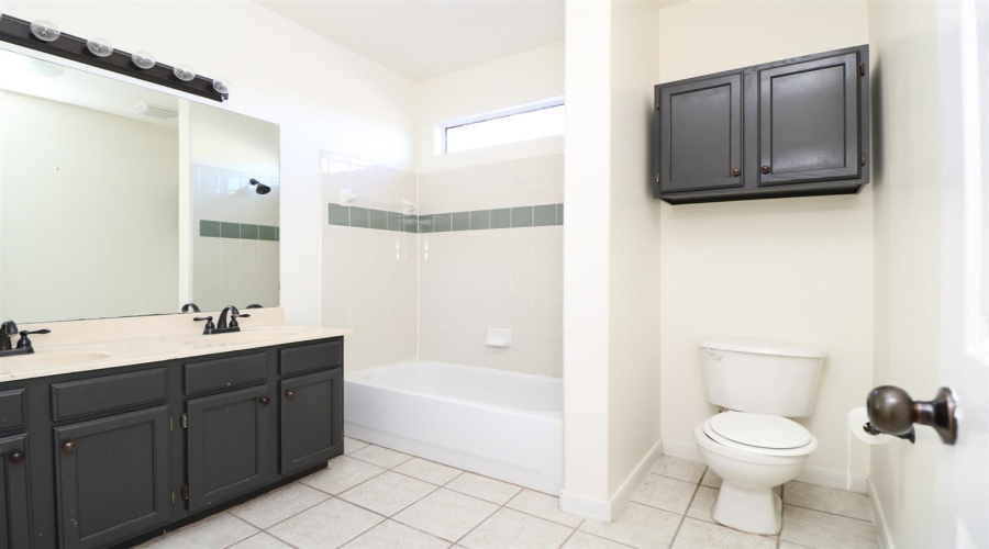 2445 Monarch Dr, Laredo, Texas 78045, 3 Bedrooms Bedrooms, 6 Rooms Rooms,2 BathroomsBathrooms,Residential,For Rent,2445 Monarch Dr,20260076