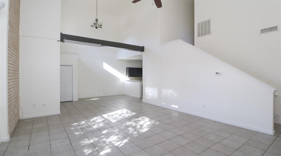 2445 Monarch Dr, Laredo, Texas 78045, 3 Bedrooms Bedrooms, 6 Rooms Rooms,2 BathroomsBathrooms,Residential,For Rent,2445 Monarch Dr,20260076