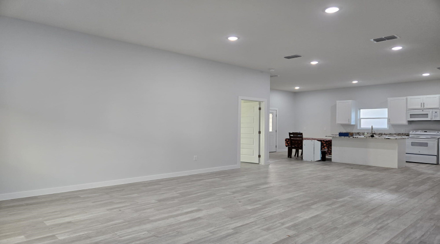 1609 Coba Dr., Laredo, Texas 78046, 4 Bedrooms Bedrooms, 6 Rooms Rooms,2 BathroomsBathrooms,Residential,For Sale,1609 Coba Dr.,20260080