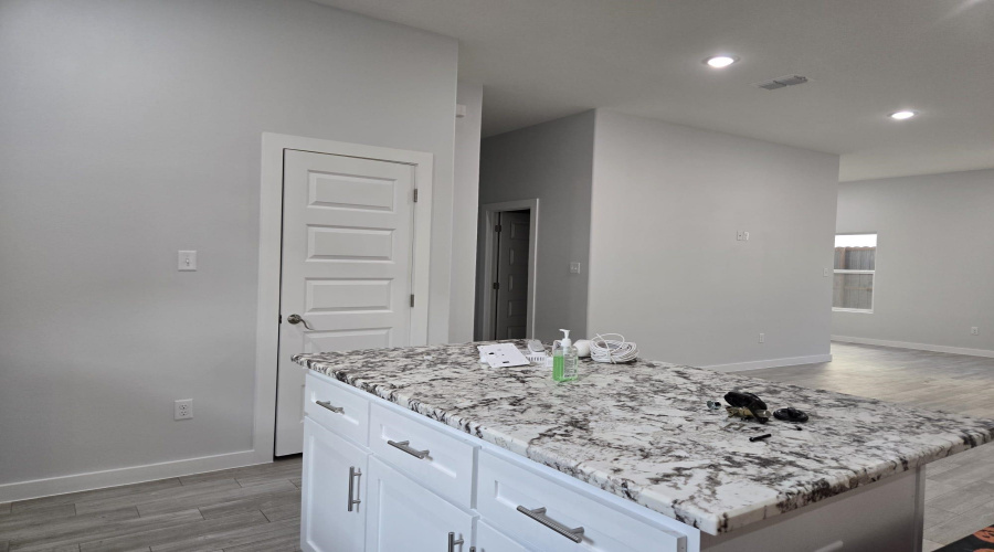 1609 Coba Dr., Laredo, Texas 78046, 4 Bedrooms Bedrooms, 6 Rooms Rooms,2 BathroomsBathrooms,Residential,For Sale,1609 Coba Dr.,20260080