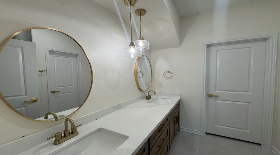 6003 Heather Loop, Laredo, Texas 78043, 3 Bedrooms Bedrooms, 5 Rooms Rooms,2 BathroomsBathrooms,Residential,For Sale,6003 Heather Loop,20260081