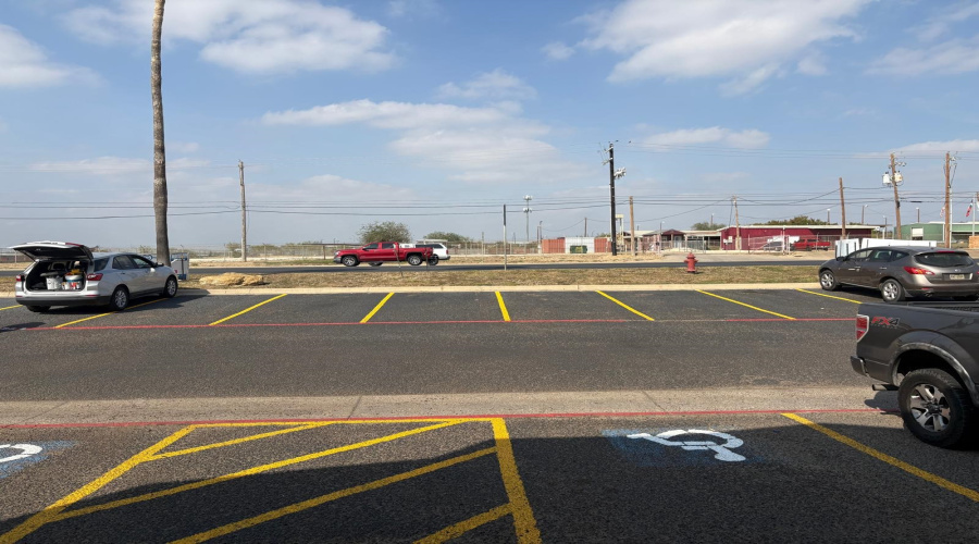 3911 Jaime Zapata Memorial Hwy, LAREDO, Texas 78043, 11 Rooms Rooms,1 BathroomBathrooms,Commercial retail/office,For Rent,3911 Jaime Zapata Memorial Hwy,20260084