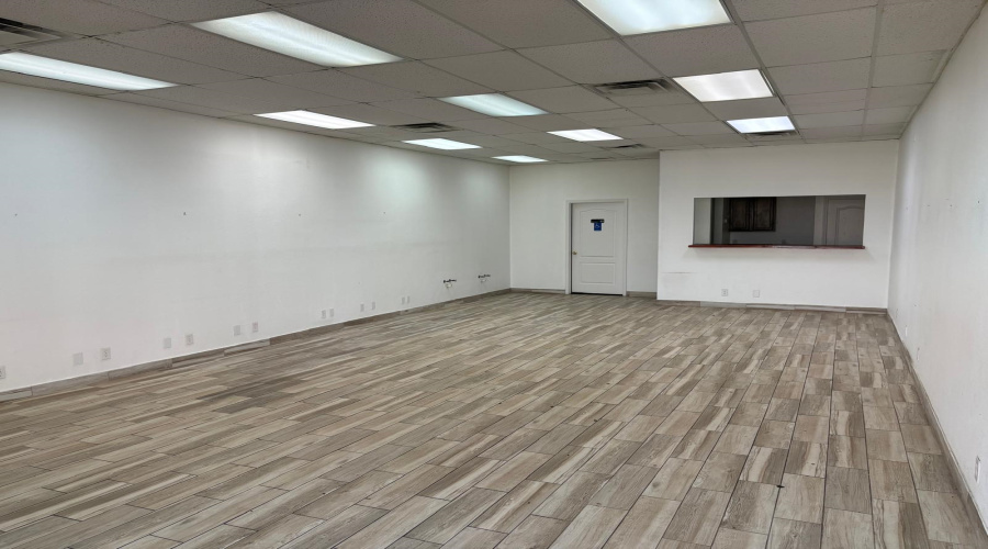 3911 Jaime Zapata Memorial Hwy, LAREDO, Texas 78043, 11 Rooms Rooms,1 BathroomBathrooms,Commercial retail/office,For Rent,3911 Jaime Zapata Memorial Hwy,20260084