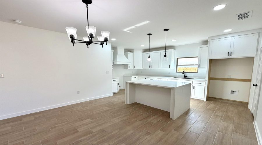 5606 Bramble Ln., Laredo, Texas 78046, 3 Bedrooms Bedrooms, 5 Rooms Rooms,2 BathroomsBathrooms,Residential,For Sale,5606 Bramble Ln.,20260083