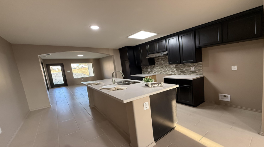 811 Monasterio Dr., Laredo, Texas 78045, 3 Bedrooms Bedrooms, 6 Rooms Rooms,2 BathroomsBathrooms,Residential,For Sale,811 Monasterio Dr.,20260085