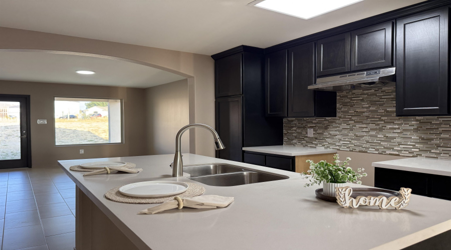 811 Monasterio Dr., Laredo, Texas 78045, 3 Bedrooms Bedrooms, 6 Rooms Rooms,2 BathroomsBathrooms,Residential,For Sale,811 Monasterio Dr.,20260085