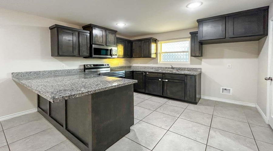 3510 Joaquin Ponce, laredo, Texas 78046, 3 Bedrooms Bedrooms, 8 Rooms Rooms,2 BathroomsBathrooms,Residential,For Sale,3510 Joaquin Ponce,20260086