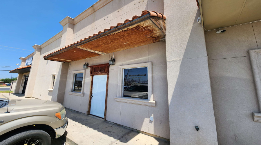 4415 U.S. Hwy 359, Laredo, Texas 78043, ,2 BathroomsBathrooms,Commercial retail/office,For Sale,4415 U.S. Hwy 359,20260101