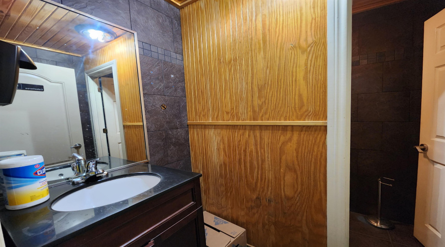 4415 U.S. Hwy 359, Laredo, Texas 78043, ,2 BathroomsBathrooms,Commercial retail/office,For Sale,4415 U.S. Hwy 359,20260101