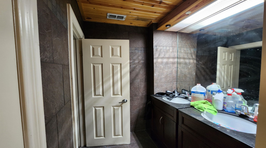 4415 U.S. Hwy 359, Laredo, Texas 78043, ,2 BathroomsBathrooms,Commercial retail/office,For Sale,4415 U.S. Hwy 359,20260101