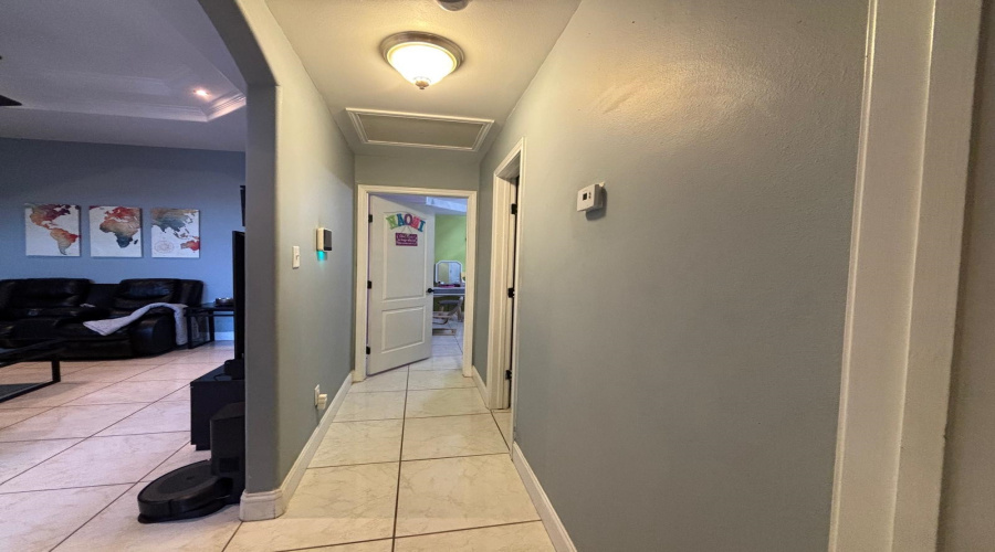 1707 Tron Lane, Eagle Pass, Texas 78852-4589, 3 Bedrooms Bedrooms, 5 Rooms Rooms,2 BathroomsBathrooms,Residential,For Sale,1707 Tron Lane,20260090