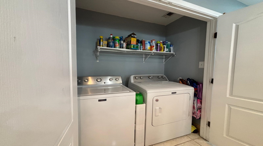 1707 Tron Lane, Eagle Pass, Texas 78852-4589, 3 Bedrooms Bedrooms, 5 Rooms Rooms,2 BathroomsBathrooms,Residential,For Sale,1707 Tron Lane,20260090