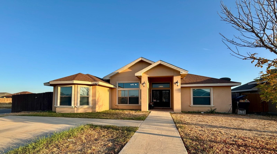 1707 Tron Lane, Eagle Pass, Texas 78852-4589, 3 Bedrooms Bedrooms, 5 Rooms Rooms,2 BathroomsBathrooms,Residential,For Sale,1707 Tron Lane,20260090