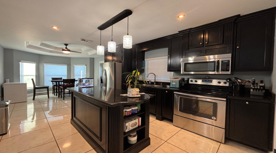 1707 Tron Lane, Eagle Pass, Texas 78852-4589, 3 Bedrooms Bedrooms, 5 Rooms Rooms,2 BathroomsBathrooms,Residential,For Sale,1707 Tron Lane,20260090