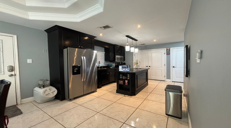 1707 Tron Lane, Eagle Pass, Texas 78852-4589, 3 Bedrooms Bedrooms, 5 Rooms Rooms,2 BathroomsBathrooms,Residential,For Sale,1707 Tron Lane,20260090