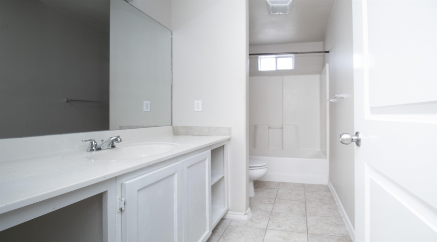 3105 Guerrero Ave., Laredo, Texas 78043, 2 Bedrooms Bedrooms, 4 Rooms Rooms,2 BathroomsBathrooms,Residential,For Rent,3105 Guerrero Ave.,20260094