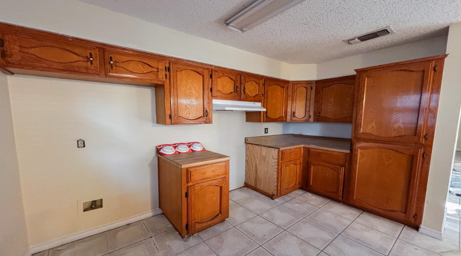 8708 Puerto Vallarta, Laredo, Texas 78045, 4 Bedrooms Bedrooms, 7 Rooms Rooms,2 BathroomsBathrooms,Residential,For Sale,8708 Puerto Vallarta,20260096