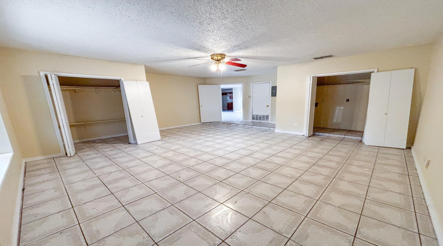 8708 Puerto Vallarta, Laredo, Texas 78045, 4 Bedrooms Bedrooms, 7 Rooms Rooms,2 BathroomsBathrooms,Residential,For Sale,8708 Puerto Vallarta,20260096