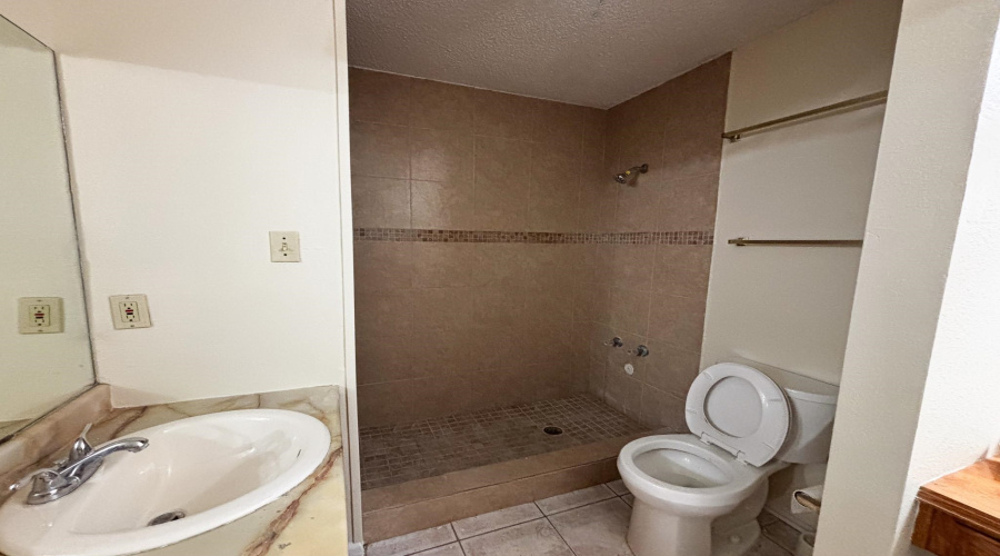 8708 Puerto Vallarta, Laredo, Texas 78045, 4 Bedrooms Bedrooms, 7 Rooms Rooms,2 BathroomsBathrooms,Residential,For Sale,8708 Puerto Vallarta,20260096