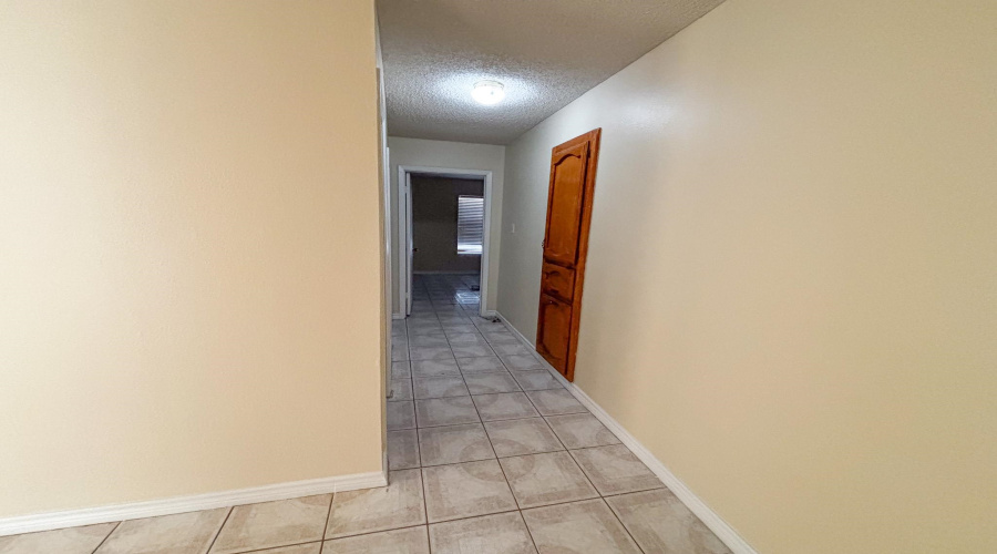 8708 Puerto Vallarta, Laredo, Texas 78045, 4 Bedrooms Bedrooms, 7 Rooms Rooms,2 BathroomsBathrooms,Residential,For Sale,8708 Puerto Vallarta,20260096