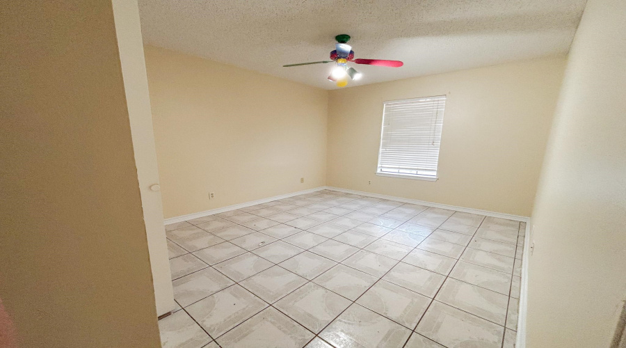 8708 Puerto Vallarta, Laredo, Texas 78045, 4 Bedrooms Bedrooms, 7 Rooms Rooms,2 BathroomsBathrooms,Residential,For Sale,8708 Puerto Vallarta,20260096