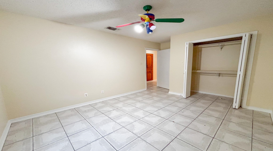 8708 Puerto Vallarta, Laredo, Texas 78045, 4 Bedrooms Bedrooms, 7 Rooms Rooms,2 BathroomsBathrooms,Residential,For Sale,8708 Puerto Vallarta,20260096