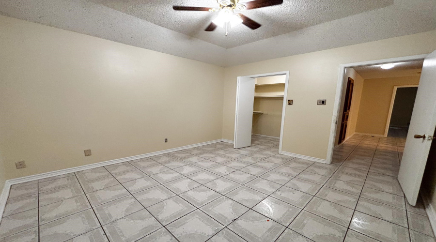 8708 Puerto Vallarta, Laredo, Texas 78045, 4 Bedrooms Bedrooms, 7 Rooms Rooms,2 BathroomsBathrooms,Residential,For Sale,8708 Puerto Vallarta,20260096