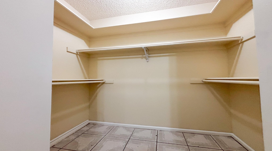 8708 Puerto Vallarta, Laredo, Texas 78045, 4 Bedrooms Bedrooms, 7 Rooms Rooms,2 BathroomsBathrooms,Residential,For Sale,8708 Puerto Vallarta,20260096