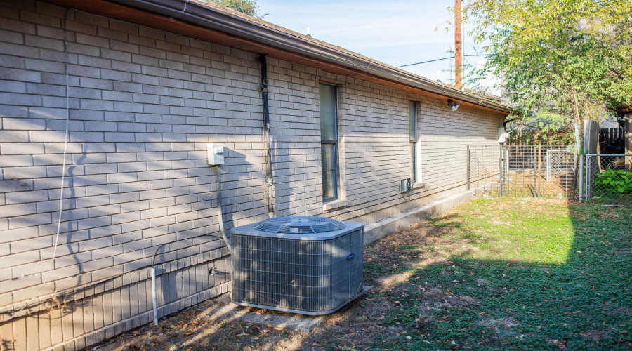 8708 Puerto Vallarta, Laredo, Texas 78045, 4 Bedrooms Bedrooms, 7 Rooms Rooms,2 BathroomsBathrooms,Residential,For Sale,8708 Puerto Vallarta,20260096