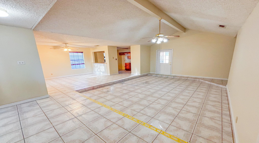 8708 Puerto Vallarta, Laredo, Texas 78045, 4 Bedrooms Bedrooms, 7 Rooms Rooms,2 BathroomsBathrooms,Residential,For Sale,8708 Puerto Vallarta,20260096