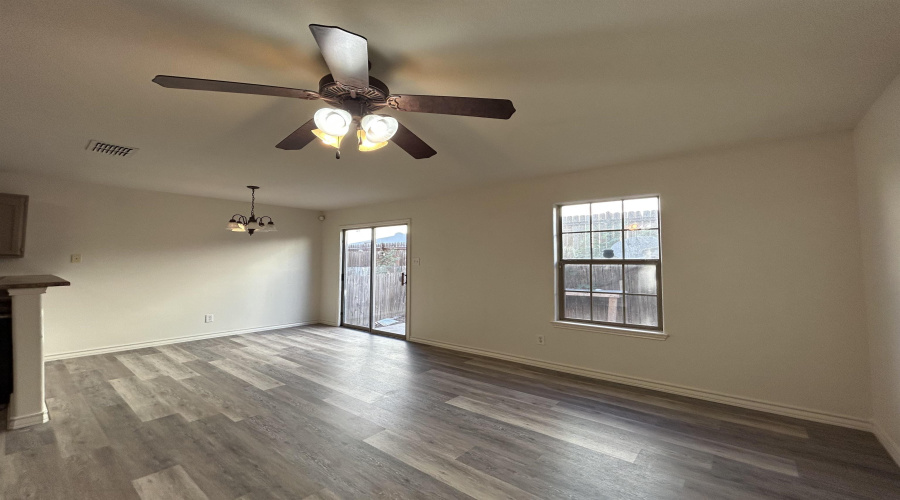 4248 Dorel Dr, Laredo, Texas 78043, 3 Bedrooms Bedrooms, 5 Rooms Rooms,2 BathroomsBathrooms,Residential,For Rent,4248 Dorel Dr,20260100