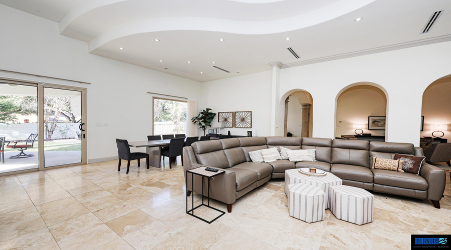 3002 Swift Dr, LAREDO, Texas 78041, 4 Bedrooms Bedrooms, 11 Rooms Rooms,5 BathroomsBathrooms,Residential,For Sale,3002 Swift Dr,20260103